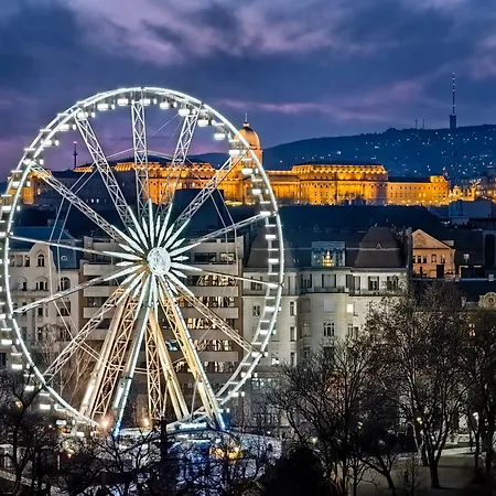 Daire Bright Apartment In The Most Beautiful Street Of Budapest Vaci Street, Fashion Street Budapeşte