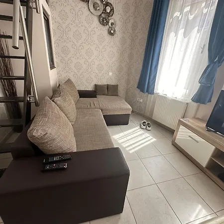 Bright Apartment In The Most Beautiful Street Of Budapest Vaci Street, Fashion Street بودابست